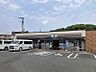 周辺：セブンイレブン藤井寺国府1丁目店 徒歩10分。 740m
