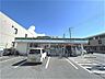 周辺：ファミリーマート堺草尾店 徒歩5分。 370m
