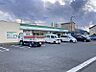 周辺：ファミリーマート羽曳野野々上店 徒歩5分。 400m