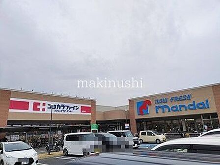 ココカラファイン道明寺店 徒歩7分。 560m