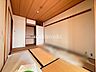 室内：リビング横にタタミのお部屋があれば冬にはこたつを置いたり、小さなお子様がいれば遊び場やお昼寝スペースとしてもいいですね♪