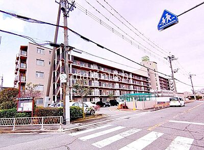 外観：近鉄南大阪線「藤井寺」駅までは徒歩13分の距離！藤井寺駅近辺には大型スーパーやショッピングセンターなど、生活便利施設が充実しております！