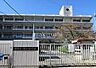 周辺：松原市立高見の里小学校 徒歩10分。　※2026年4月より松原西小学校は河合小学校と統合(高見の里小学校) 780m