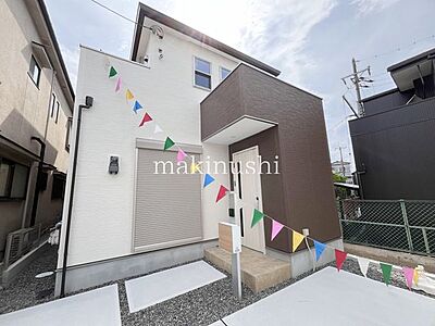 外観:旗竿地になっているので、道路側からの視線を気にせずすごせるプライバシー性の高い立地です!ぜひ現地をご覧ください♪ 外観:旗竿地になっているので、道路側からの視線を気にせずすごせるプライバシー性の高い立地です!ぜひ現地をご覧ください♪
