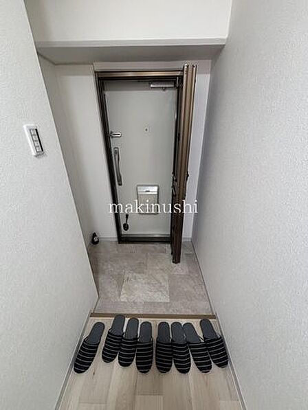 マンション宅内にはほぼ段差がございませんのでご年配の方でも無理なく快適におすごしいただけます♪