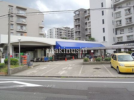 サンプラザ金岡店 徒歩2分。 160m