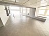 エントランス：オートロックマンション！女性やお子様だけの時にでも安心です！マンションには管理人が日勤体制で勤務しておりますので、防犯上、施設管理上も安心です！
