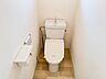 トイレ：何だか落ち着けるトイレ空間です。トイレは快適な温水洗浄便座付きとなっております。こんな綺麗にお手入れされたトイレは本当に嬉しいです。