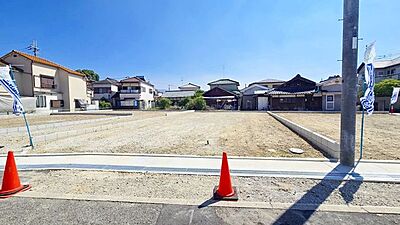 外観:2号地のお写真です■更地■全4区画の分譲地■建築条件無し。お好きなハウスメーカー様で建築できます■近隣商業施設充実してます■道路高低差ほぼなし■駐車場3台以上のプランも可能です■ 外観:2号地のお写真です■更地■全4区画の分譲地■建築条件無し。お好きなハウスメーカー様で建築できます■近隣商業施設充実してます■道路高低差ほぼなし■駐車場3台以上のプランも可能です■