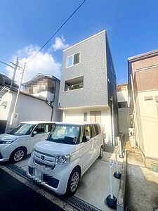 外観：■令和3年3月建築■3SLDK+駐車2台可■シューズクロークのあるお家■ウォークインクローゼット3ヶ所有り■洗濯物を守るインナーバルコニー■洗面脱衣場が広く使い勝手の良いお家です■ぜひご見学下さい♪■