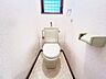 トイレ：トイレは1、2階にございますので、朝の混雑時でも安心してご使用することが出来ます。便座は保温機能付き便座となってますので冬場でも快適にお使いいただけます。とっても落ち着けるトイレ空間となっています。