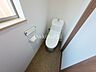 トイレ：トイレ快適な温水洗浄便座付きのトイレです。毎日使うトイレが綺麗だと嬉しいですね。