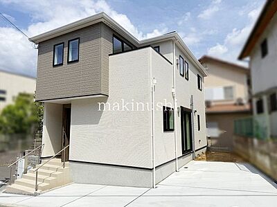 外観:外観羽曳野市羽曳が丘西6丁目 新築戸建完成済みですお客様のご都合に合わせたご案内が可能です。 外観:外観羽曳野市羽曳が丘西6丁目 新築戸建完成済みですお客様のご都合に合わせたご案内が可能です。