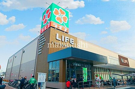 ライフ初芝店 徒歩12分。 940m