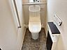 トイレ：トイレ1階と2階のそれぞれにトイレを設置しているため、朝の忙しい時間帯やご家族の生活リズムが重なる際にも便利です。階段を上り下りする必要がなく、夜間や来客時にも使いやすい、暮らしに嬉しい設備です。