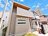 その他：前面道路含む外観2026年7月完成の新築戸建！間取りは使いやすい3LDKで、ご家族の新生活にもおすすめです。新築ならではの魅力をぜひ現地でご体感ください。お客様のご都合に合わせて内覧可能です！