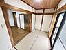 和室：和室リビング横の和室は仕切りを開けると家族団らんの場に、閉めれば固有のスペースが作れます。