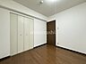 収納：洋室にはクローゼットがあり、お洋服が整理できてお部屋が広く使えます♪