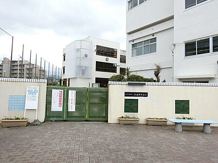 河内長野市立小山田小学校 徒歩9分。 660m