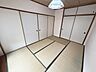 寝室：和室6帖
