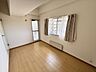 室内：■洋室5．3帖■お子様のお部屋として、または在宅ワーク用のお部屋としてお使いいただける洋室5．3帖■