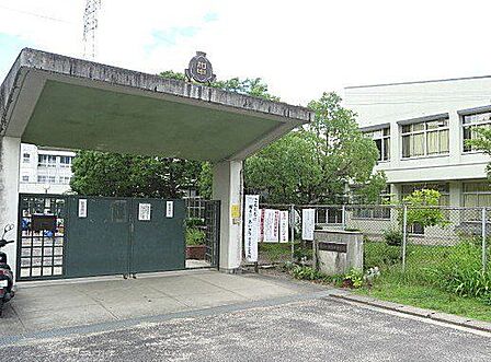 河内長野市立加賀田中学校 徒歩34分。 2720m