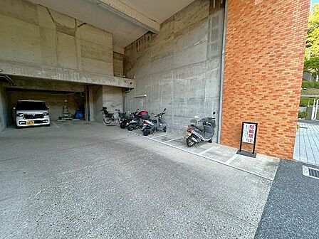 バイク置場・駐輪場