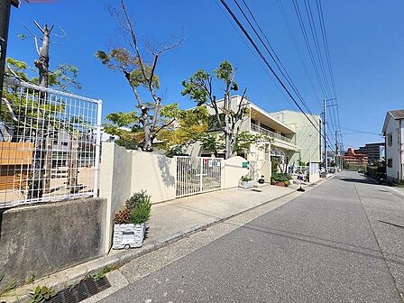 社会福祉法人頌栄会 認定こども園西鈴蘭台頌栄保育園 約720m