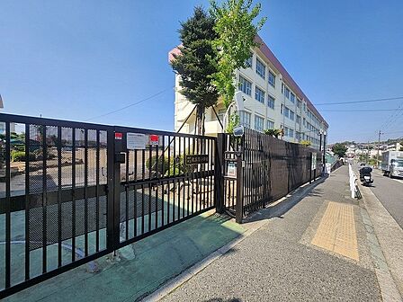 市立北五葉小学校 約950m