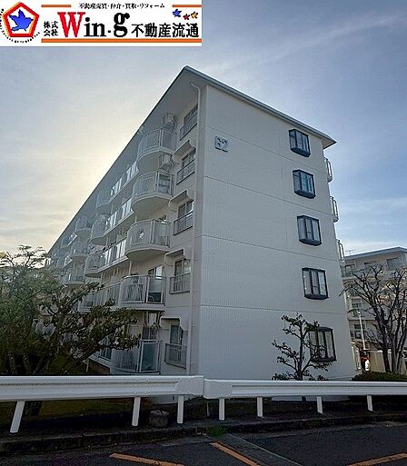  昭和55年8月建築の５階建て公団住宅です！市営地下鉄妙法寺駅　徒歩10分で、近隣に小学校・ドラッグストア２件・スーパー・公園・コンビニ・病院などがあり、生活便利な立地です♪