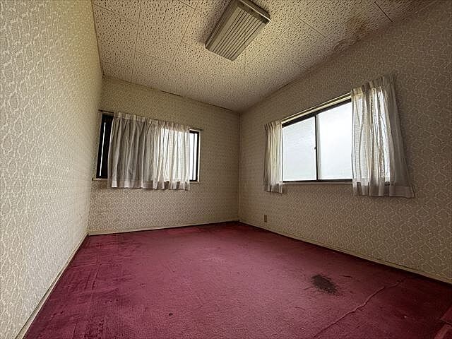 室内 八王子市西寺方町672-8