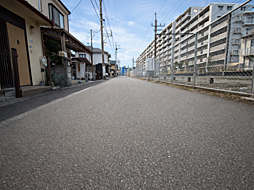 八王子市散田町4丁目:前面道路を含む現地写真