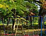 周辺：横川下原公園ケヤキの林があり、古いものは樹齢100年以上とも言われています。林の中は木の散策路（木道）が整備されており、気軽に散策を楽しめます。西東京バス「松枝住宅」行で三村橋下車すぐ。 150m