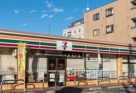 セブンイレブン 八王子狭間町店24時間営業。スローガンは「近くて便利」。地域の人へのサービスを重視し、配達サービスにも力を入れている。（電子マネー利用可　ＡＴＭあり　ネット通販あり）nanacoポ…