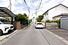 外観：前面道路含む現地写真