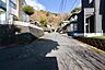 外観：前面道路含む現地写真