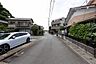 外観：前面道路含む現地写真