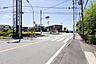 外観：前面道路含む現地写真