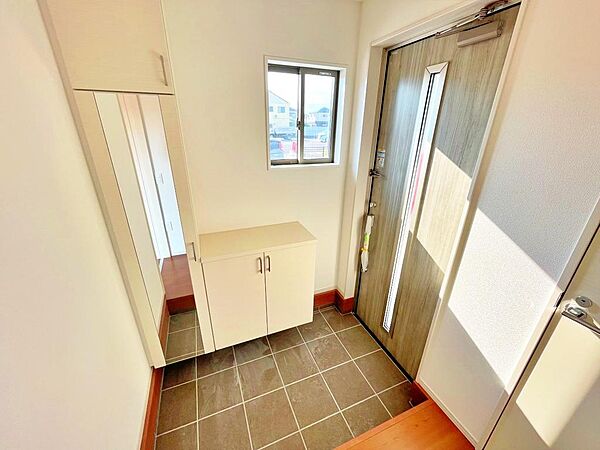 玄関を拡大表示