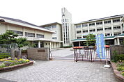 中学校「広島市立城山北中学校まで581ｍ」
