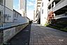 その他：敷地西側の前面道路
