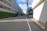 その他：敷地東側の前面道路(南側から)