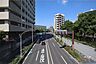 その他：敷地南西側の前面道路