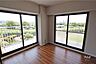 寝室：洋室約5帖2面採光で明るいお部屋です。