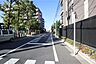 その他：敷地西側の前面道路