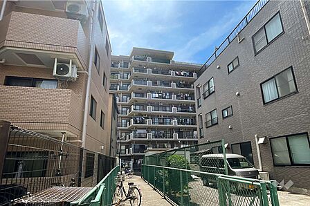 グランイーグル大森南2の外観（東側から）