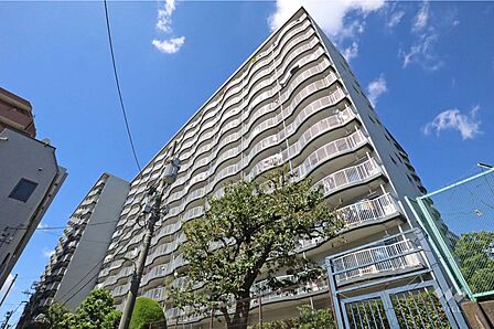 大森ハイツ(大森本町)の外観(南東側から)