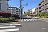 その他：敷地西側の前面道路（南側から）