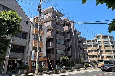 外観:パレソレイユ世田谷二丁目の外観(南側から) 外観:パレソレイユ世田谷二丁目の外観(南側から)