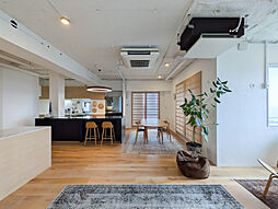 11階の南東角部屋!デザイン性と機能性を両立したお住まい!